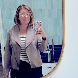 Meet your Posher, Pamela